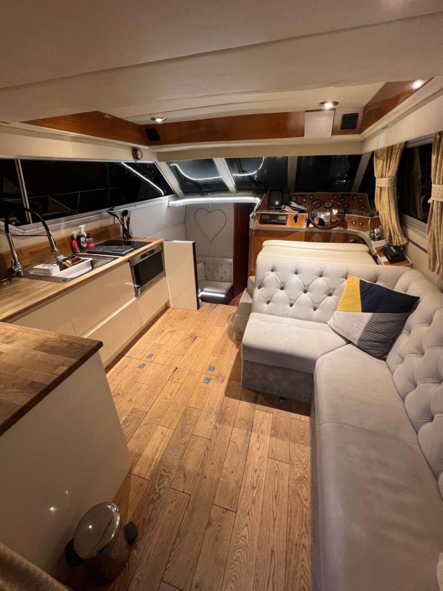 Luxury 40 Foot Yacht On 5 Star Ocean Village Marina Southampton - Minutes Away From City Centre And Cruise Terminals - Free Parking Included Kültér fotó