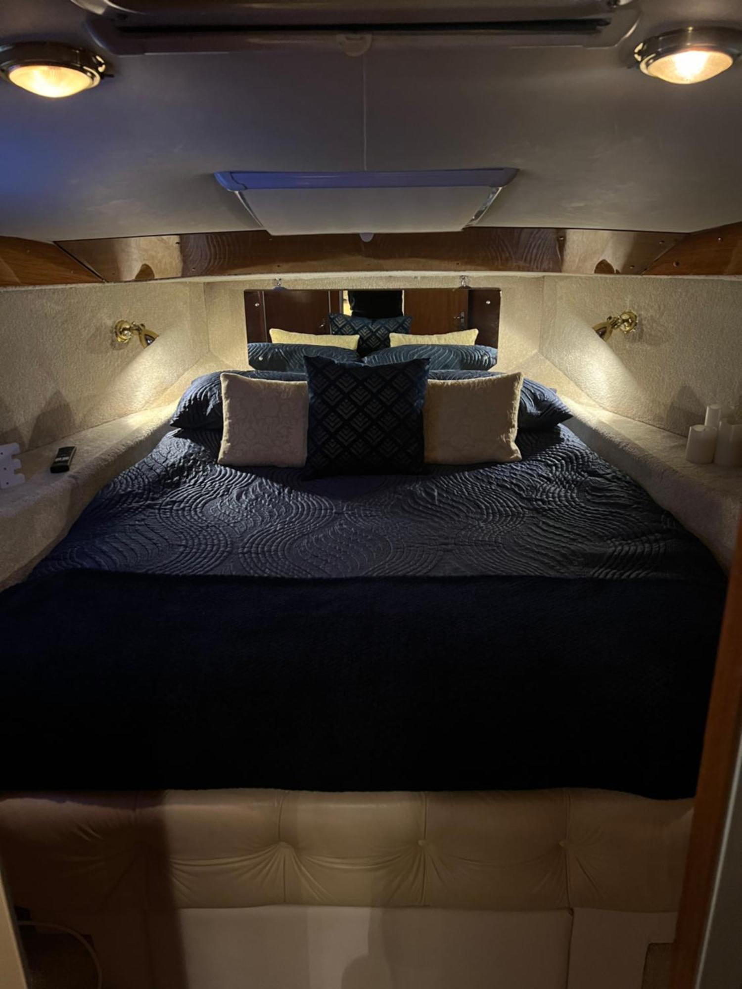 Luxury 40 Foot Yacht On 5 Star Ocean Village Marina Southampton - Minutes Away From City Centre And Cruise Terminals - Free Parking Included Kültér fotó