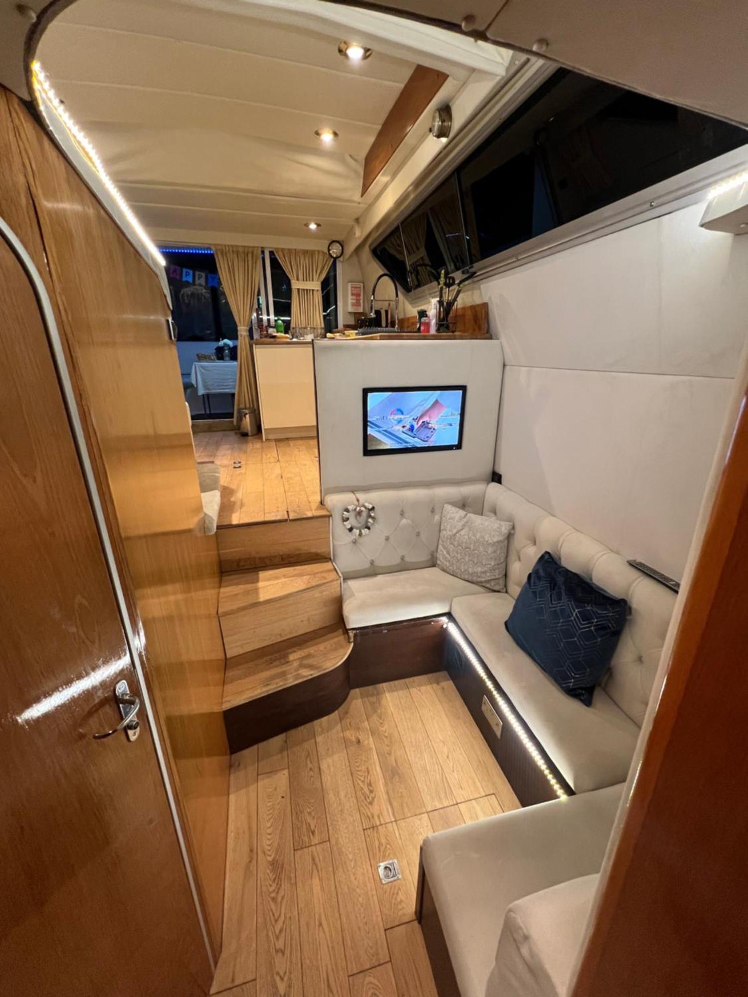 Luxury 40 Foot Yacht On 5 Star Ocean Village Marina Southampton - Minutes Away From City Centre And Cruise Terminals - Free Parking Included Kültér fotó