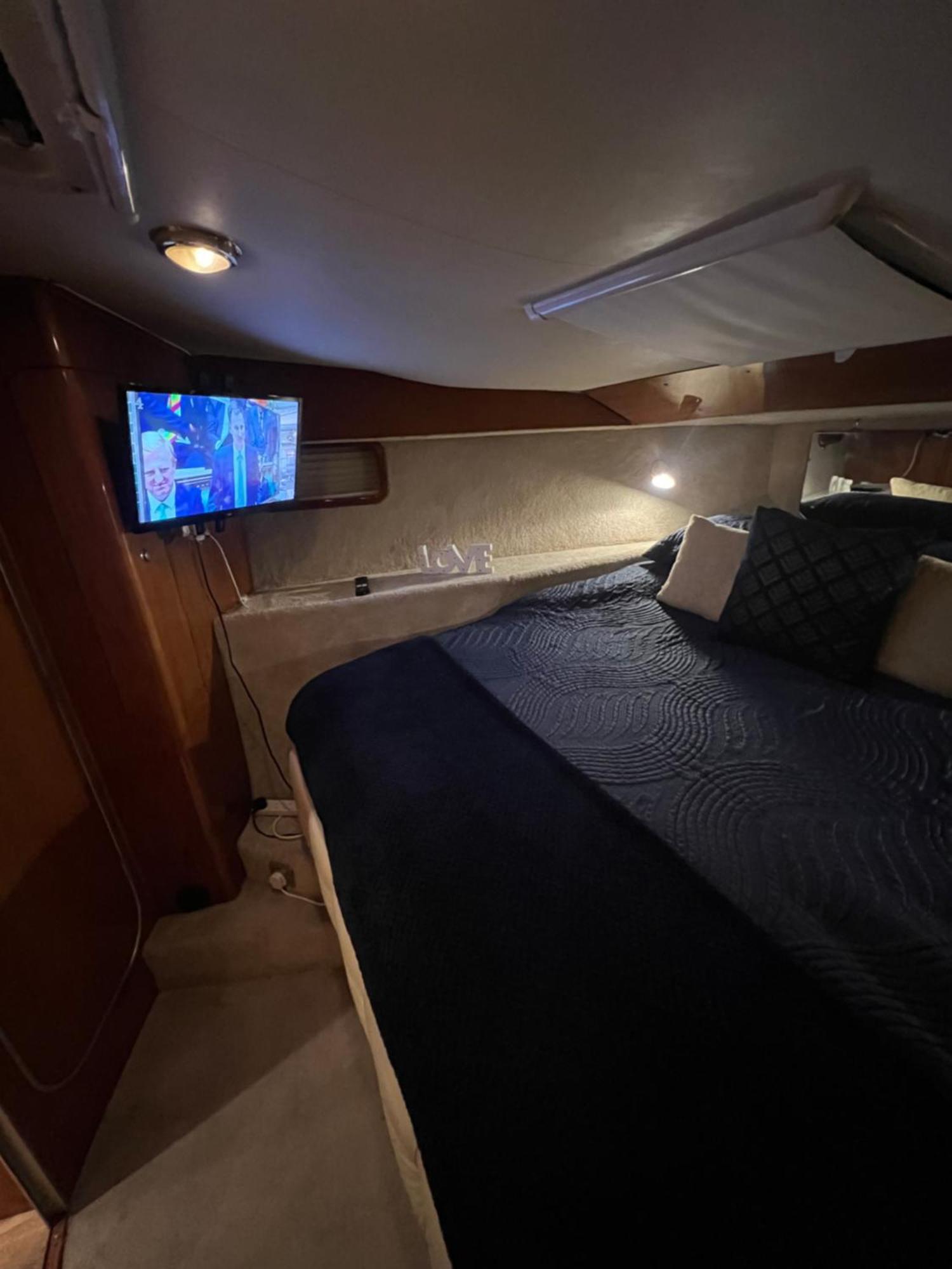 Luxury 40 Foot Yacht On 5 Star Ocean Village Marina Southampton - Minutes Away From City Centre And Cruise Terminals - Free Parking Included Kültér fotó
