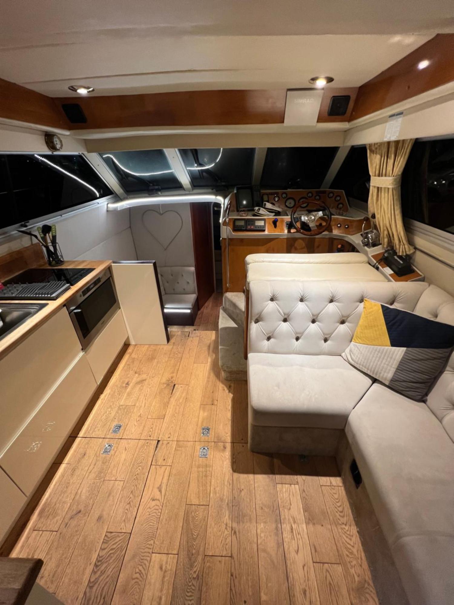 Luxury 40 Foot Yacht On 5 Star Ocean Village Marina Southampton - Minutes Away From City Centre And Cruise Terminals - Free Parking Included Kültér fotó