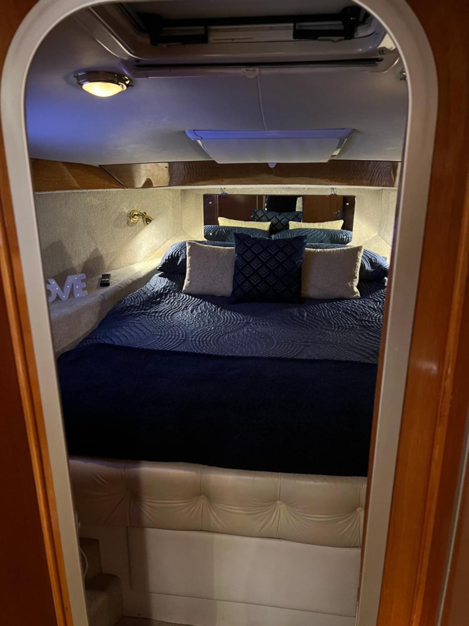 Luxury 40 Foot Yacht On 5 Star Ocean Village Marina Southampton - Minutes Away From City Centre And Cruise Terminals - Free Parking Included Kültér fotó